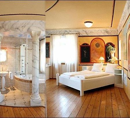 Knopf Und Knopf Erlebniswelt Otel Warthausen Oda fotoğraf